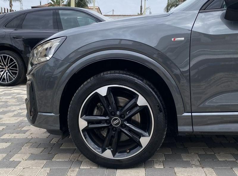 Audi Q2 S Line interno ed esterno 2.0 TDI 150CV s-tronic 35