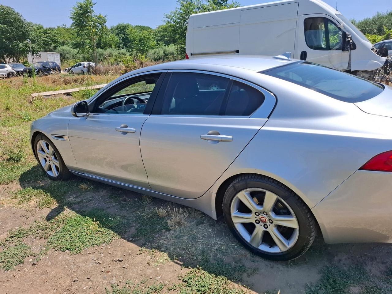 JAGUAR XE 2.0 D TURBO SINISTRATA MARCIANTE