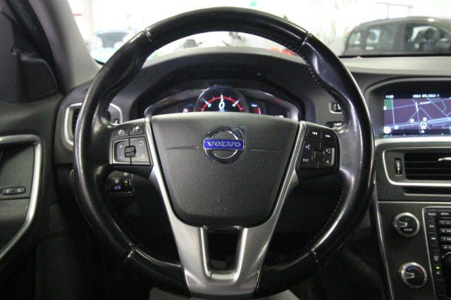 VOLVO V60 D4 Geartronic Summum