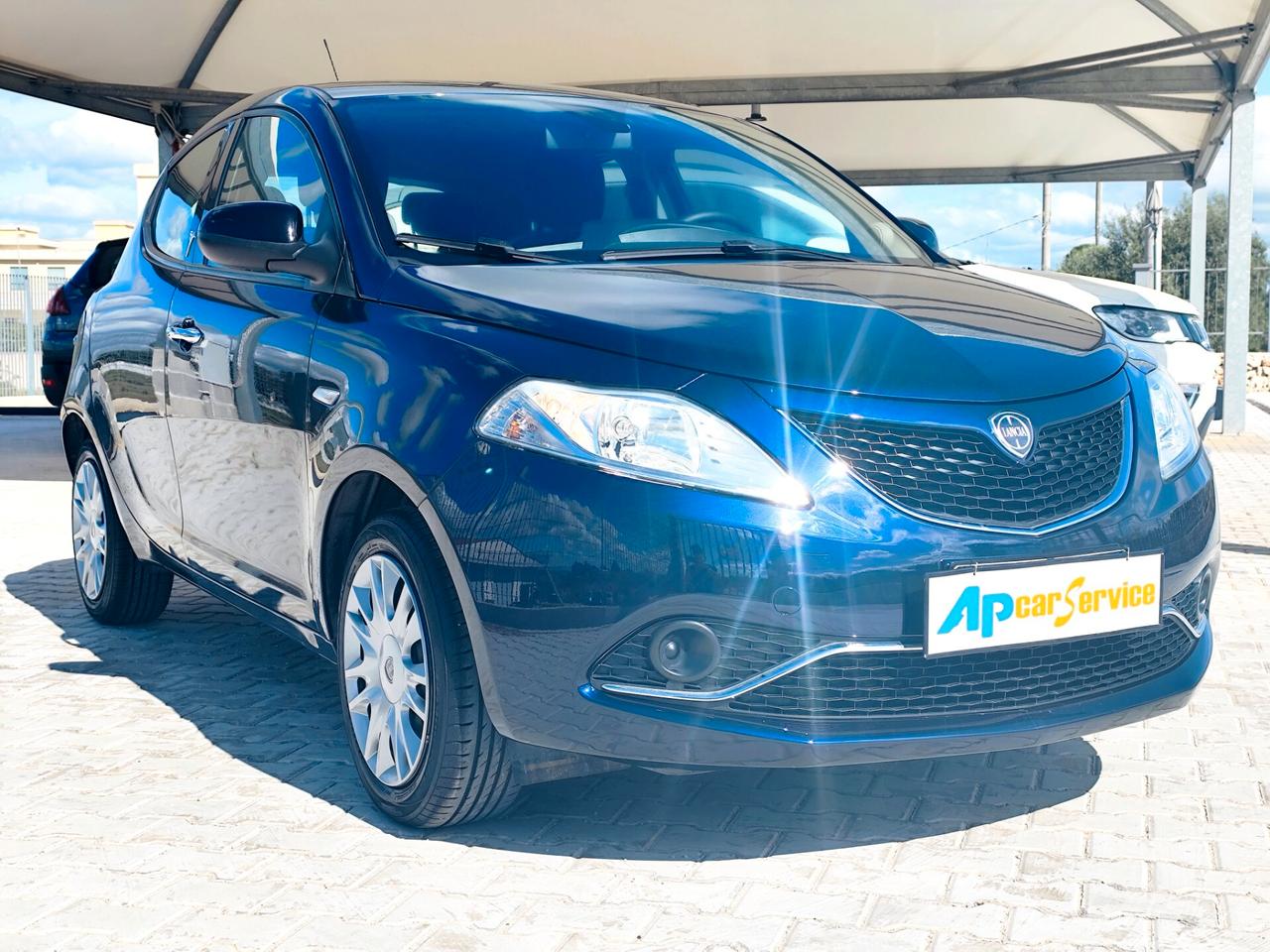 Lancia Ypsilon 1.2 69 CV 5 porte Silver