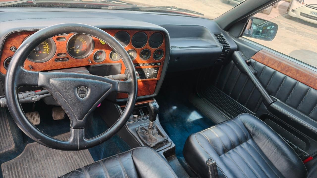Lancia Thema 8.32