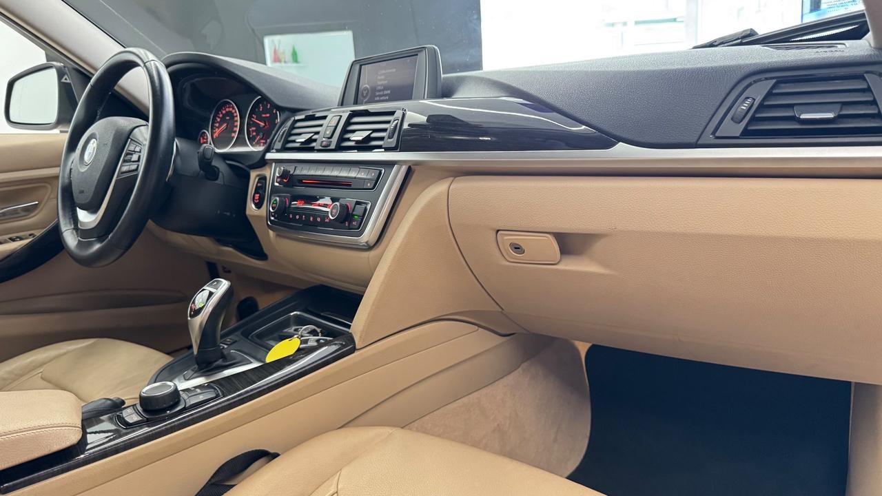 Bmw 320d Touring Luxury aut.