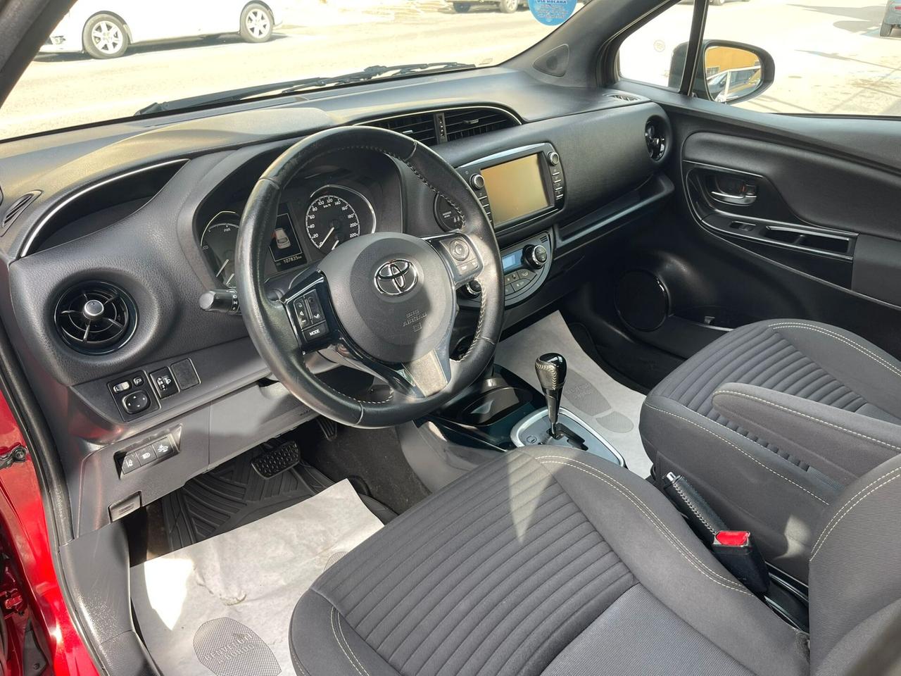 Toyota Yaris 1.5 Hybrid 5 porte Cool Red Edition