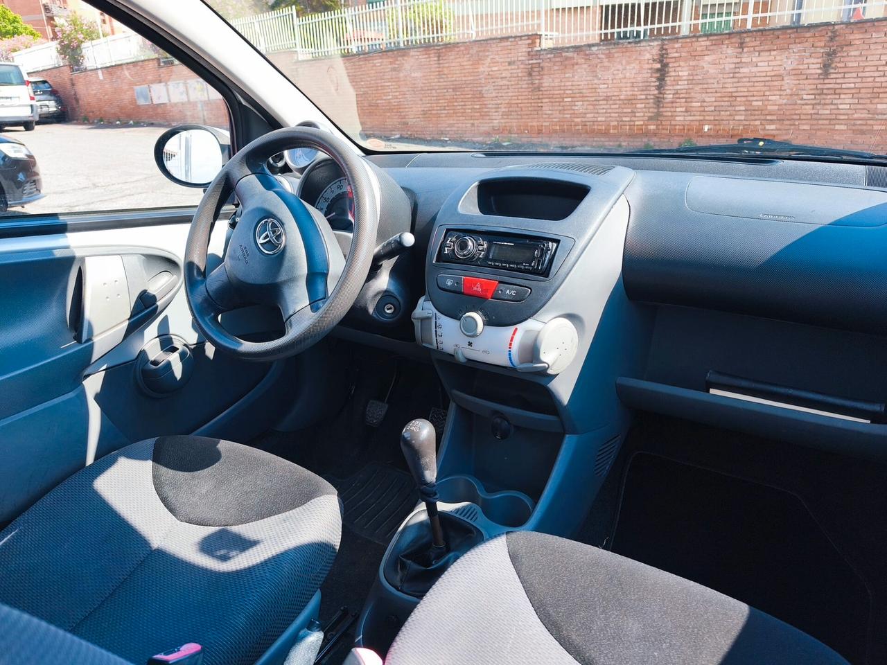 Toyota Aygo 1.0 12V VVT-i 5 porte Sol