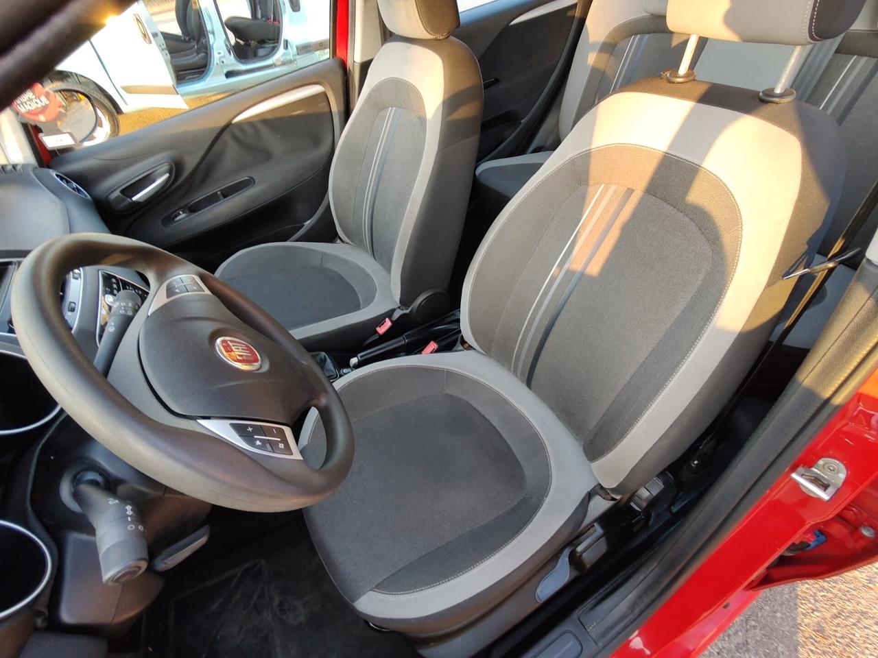 Fiat Punto 1.2 8V 5 porte Easy, EURO 5B, LEGGERMENTE GRANDINATA, OK NEOPATENTATI, GARANZIA L.12 MESI