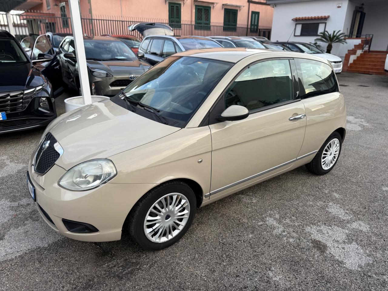 Lancia Ypsilon 1.4 16V Oro Giallo Perfetta