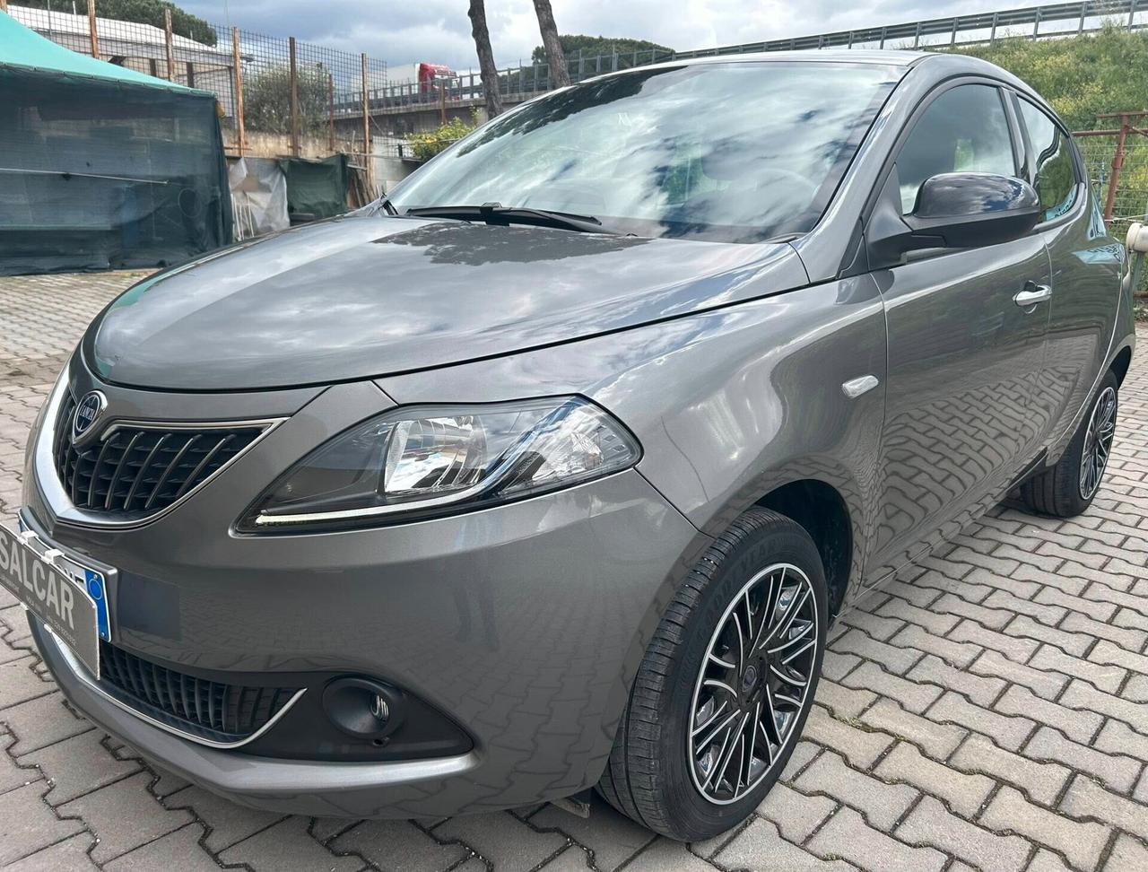Lancia Ypsilon 1.0 Hybrid Gold uniproprietario