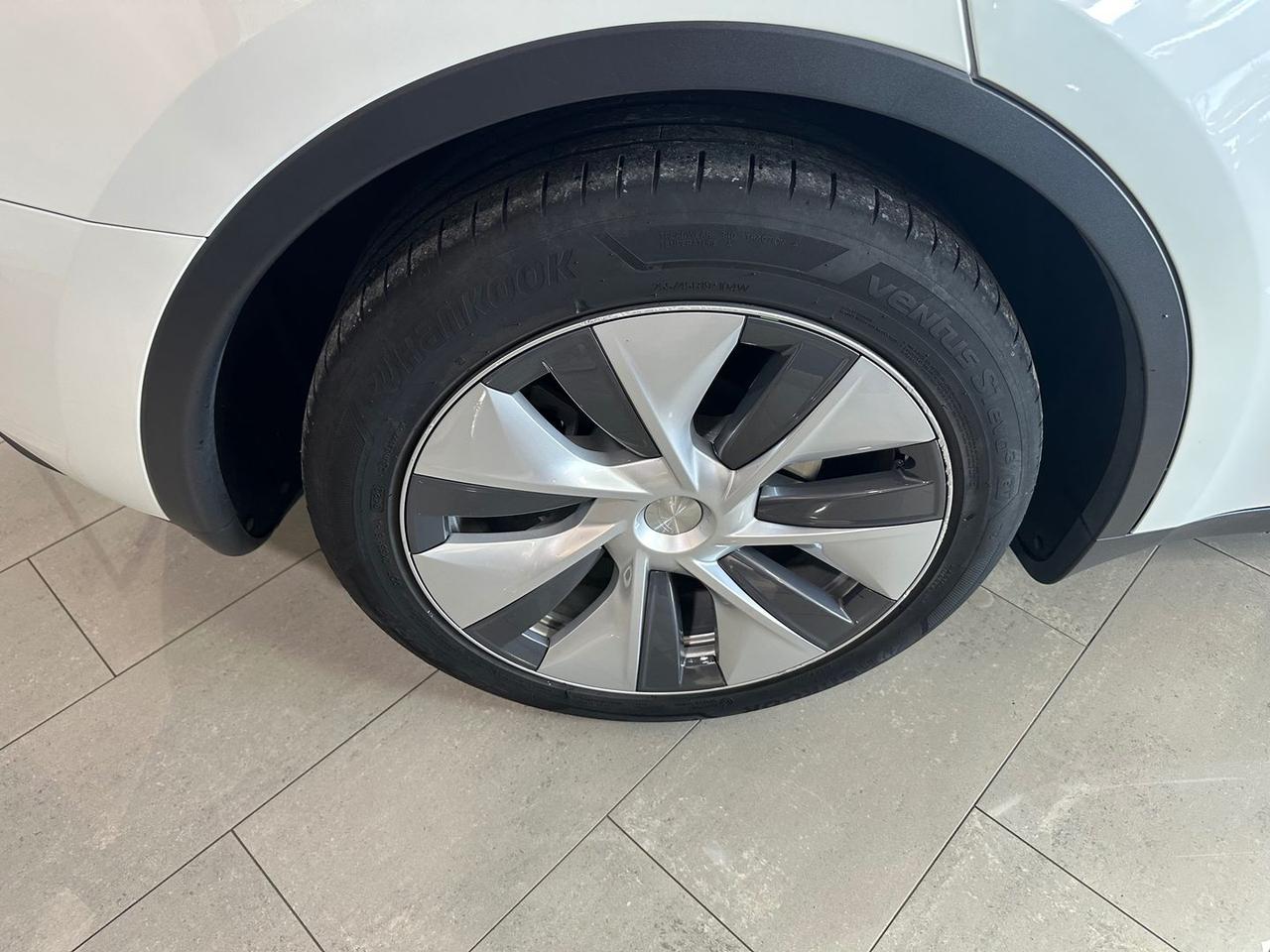 Tesla Model Y Standard Range RWD single moto #6584