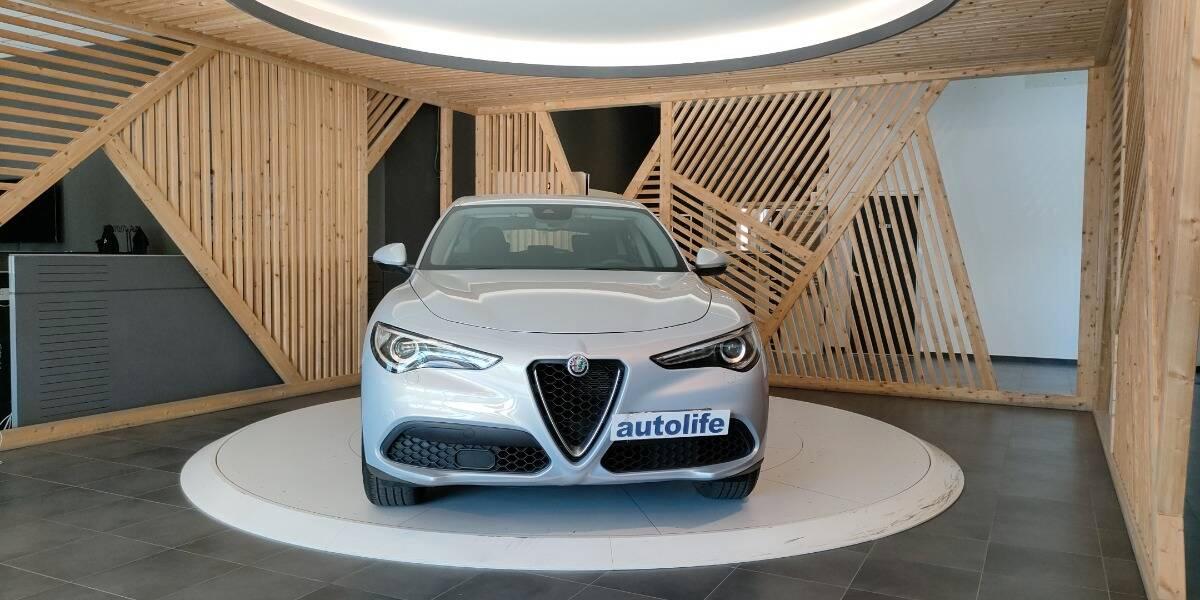 Alfa Romeo Stelvio 2.2 t Business Q4 190cv auto