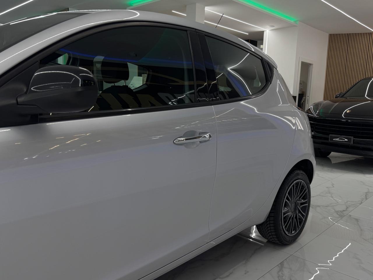 Lancia Ypsilon 1.3 MJT Platinum Full Opt
