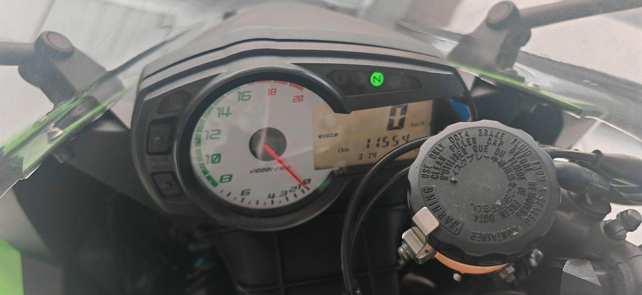 Kawasaki Ninja 600 ZX-6R RACING