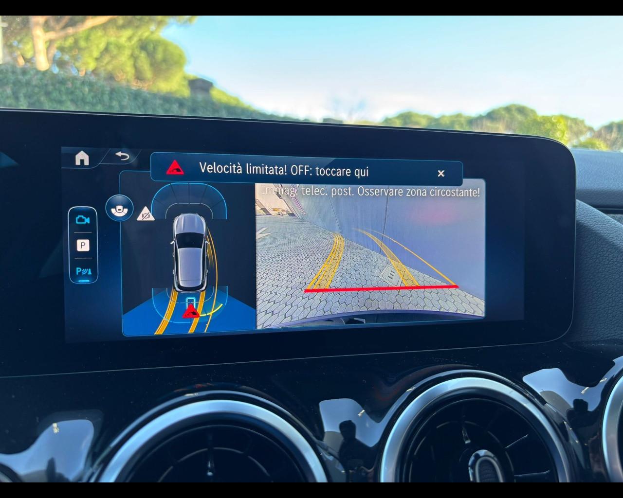 Mercedes-Benz GLA-H247 2023 - GLA 180 AMG Line Premium auto