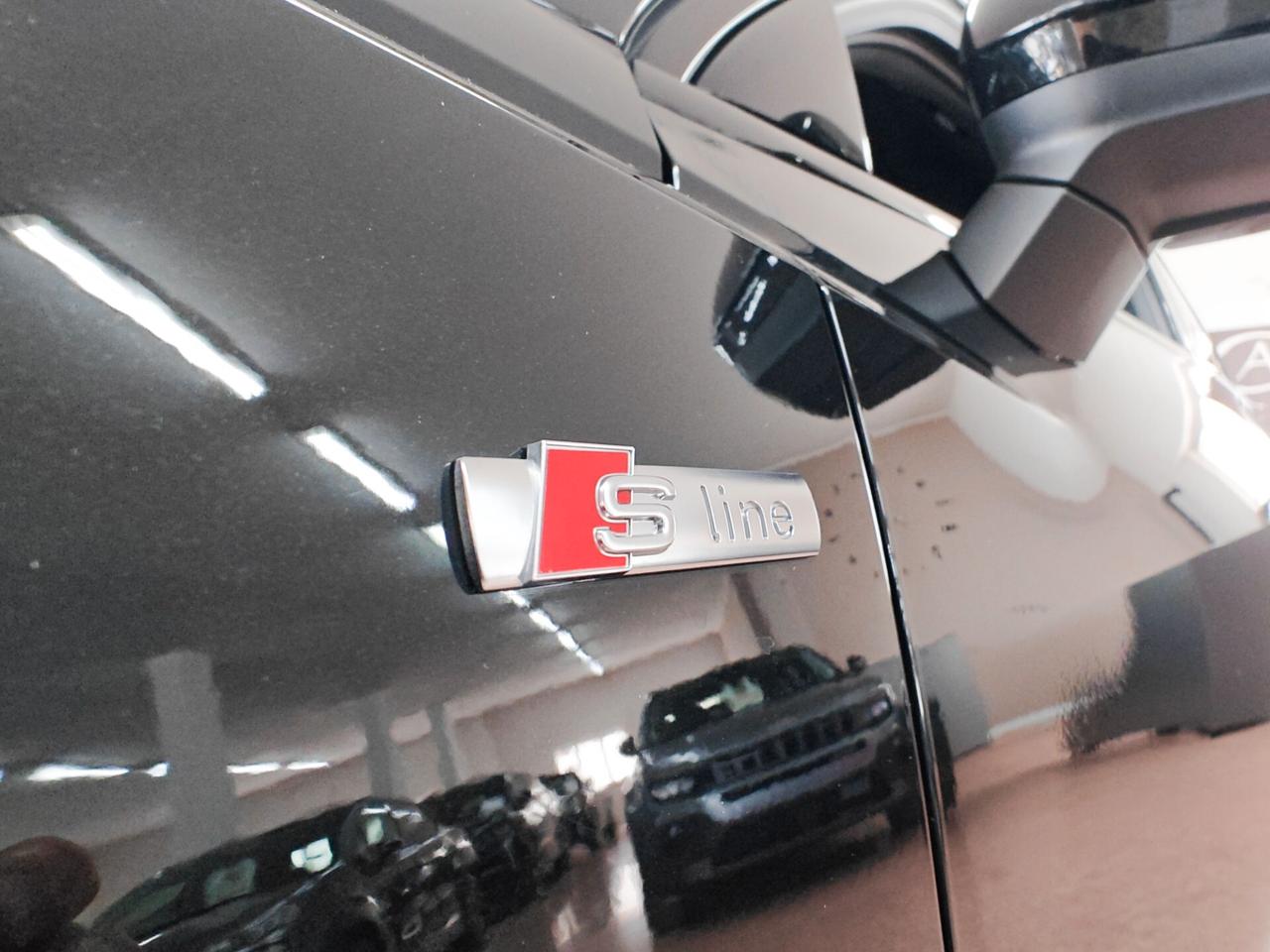 Audi Q3 SPB 35 TDI S tronic Identity Black S-Line