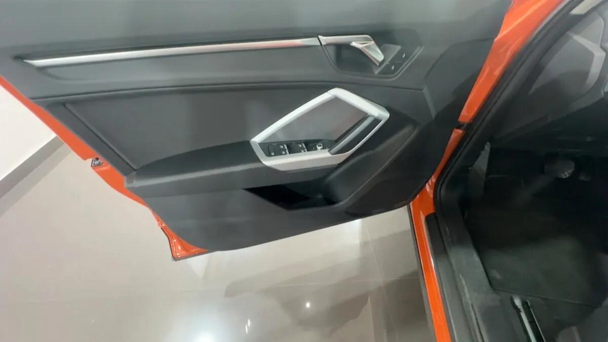Audi Q3 35 TDI S tronic Business