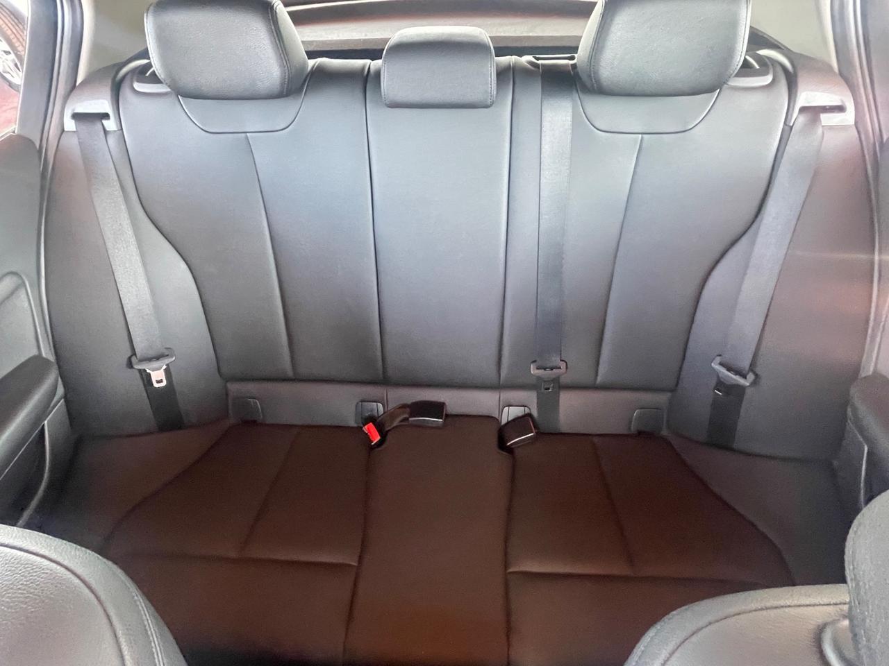 Bmw 118 118d 5p. Urban