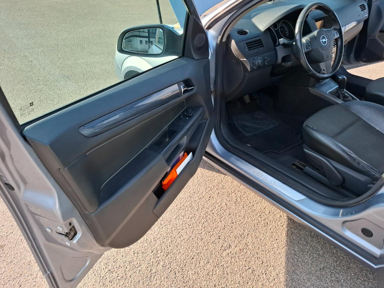 Opel Astra 1.7 CDTI 101CV 5 porte Cosmo