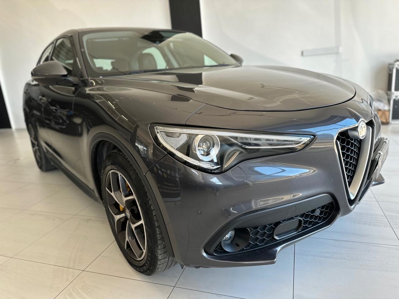 Alfa Romeo Stelvio 2.2 180 CV AT8