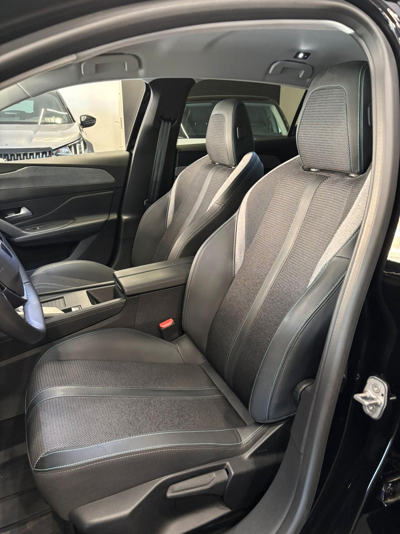 Peugeot 308 1.5 BlueHDi 130 S&S EAT8 Allure
