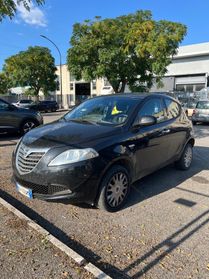 Lancia Ypsilon 0.9 TwinAir 85 CV 5 porte Metano Ecochic Silver