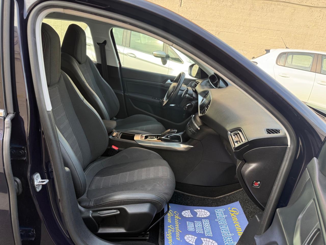 Peugeot 308 1.5diesel CAMBIO AUTOMATICO - 2019