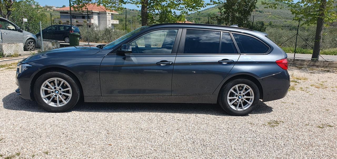 Bmw 320d Efficient Dynamics Touring Business Advantage aut.