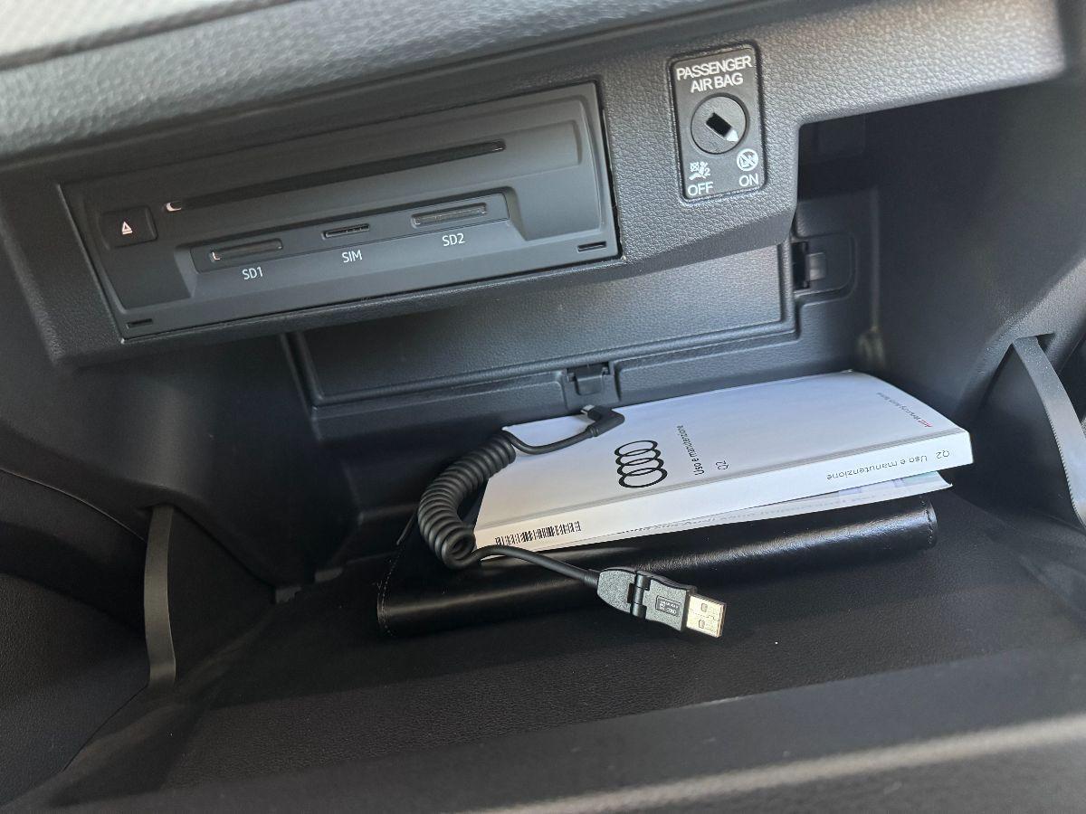 AUDI Q2 2.0 TDI S-tronic Edition Cockpit 2022