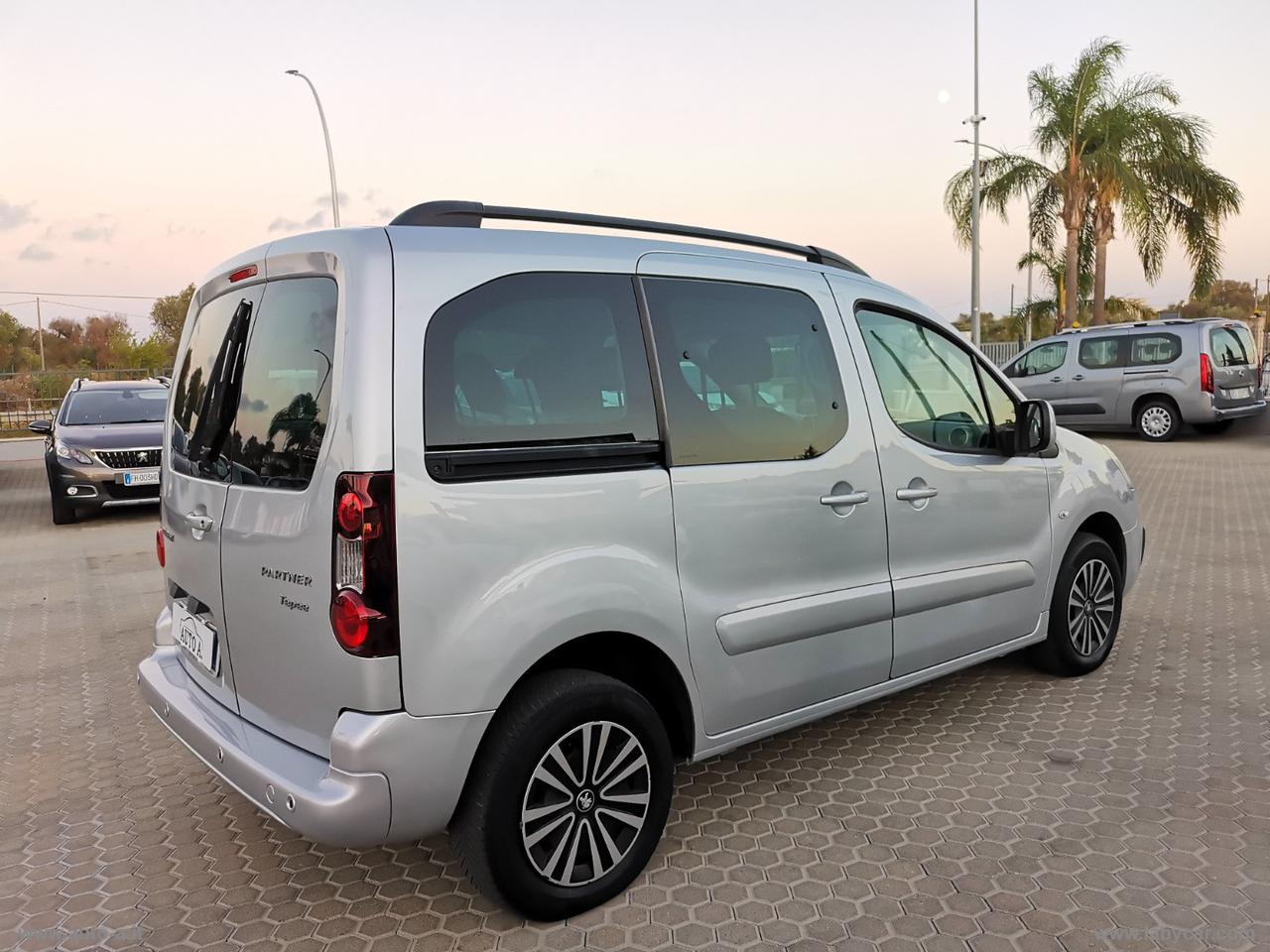 PEUGEOT Partner Tepee BlueHDi 100 Outdoor