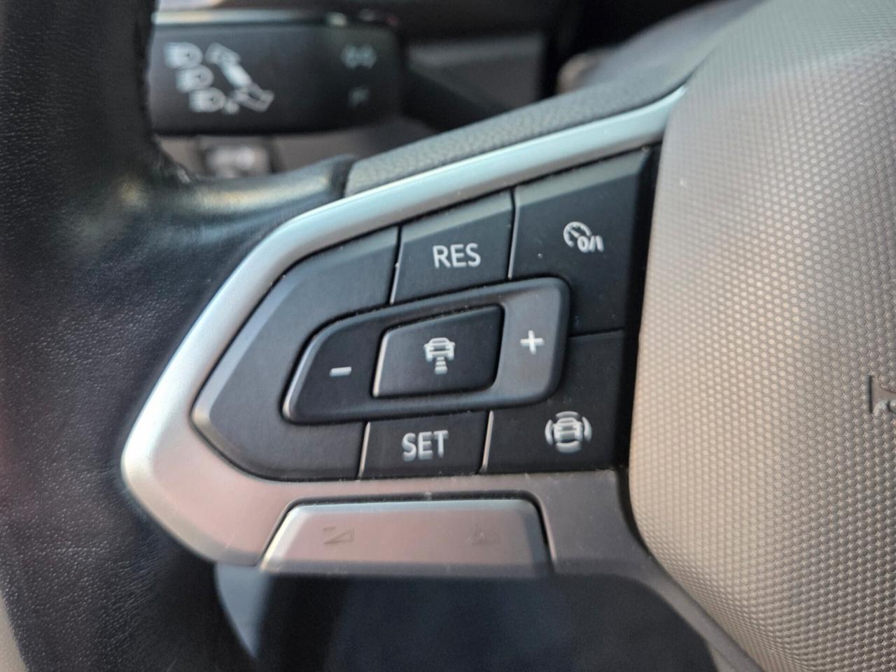 Volkswagen T-Cross 1.0 TSI STYLE BMT