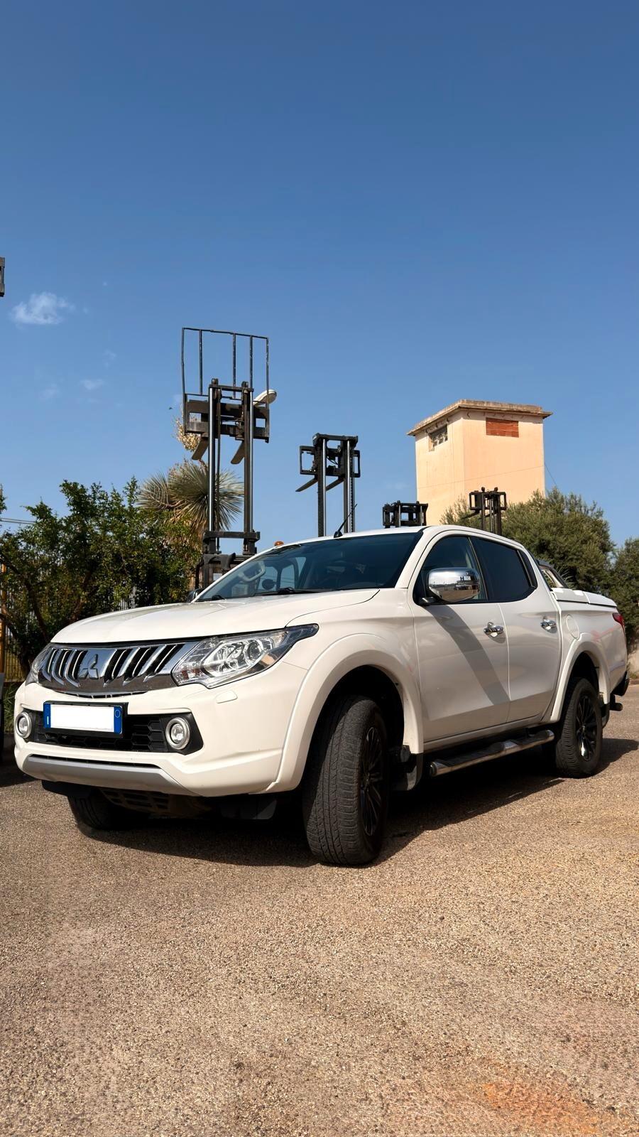 Mitsubishi L200 2.4 DI-D/180 CV Doppia Cabina Full Optional