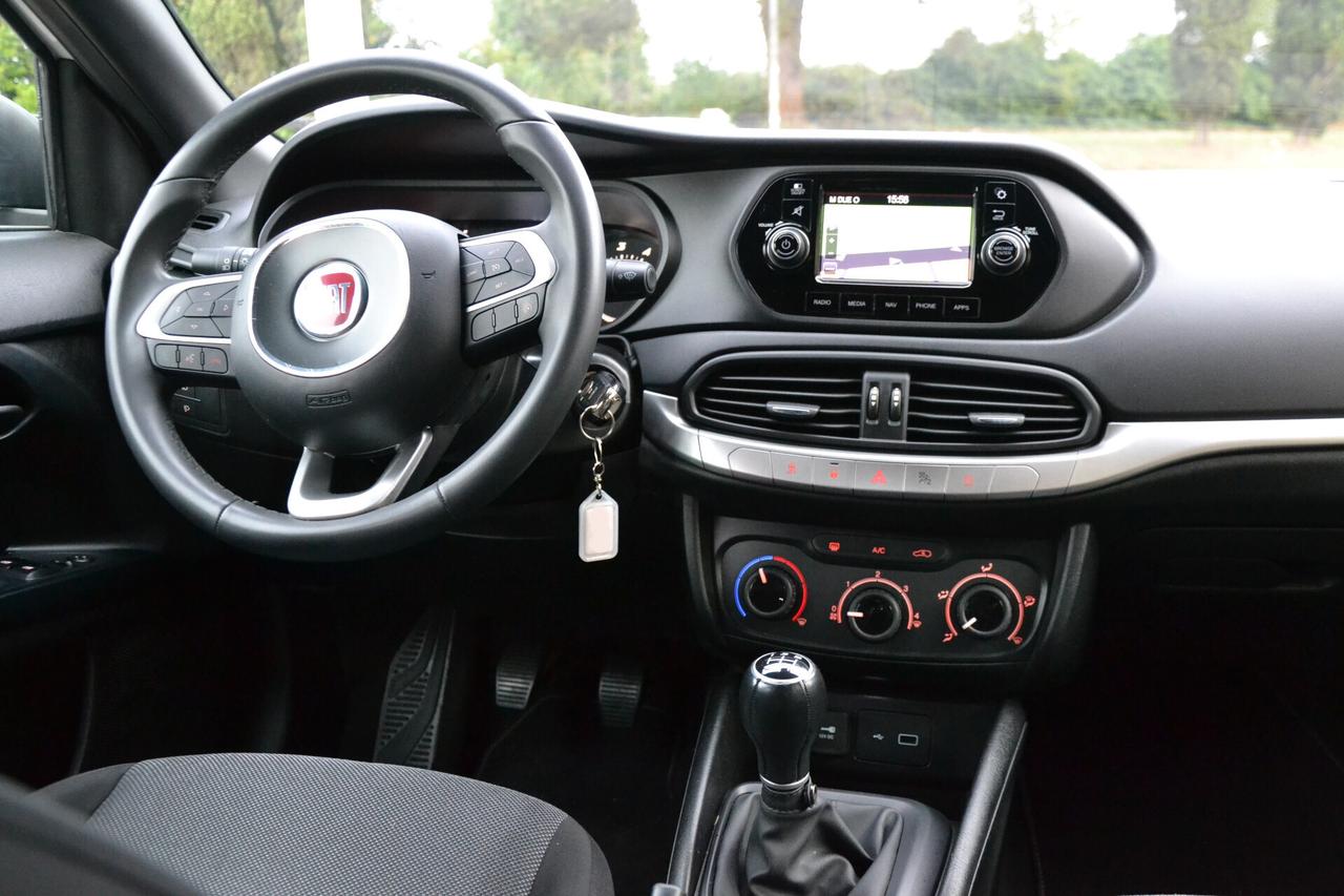 Fiat Tipo 1.3 MJT 95CV STREET NAVI+PDC+CRUISE+TEL+PACK BLACK