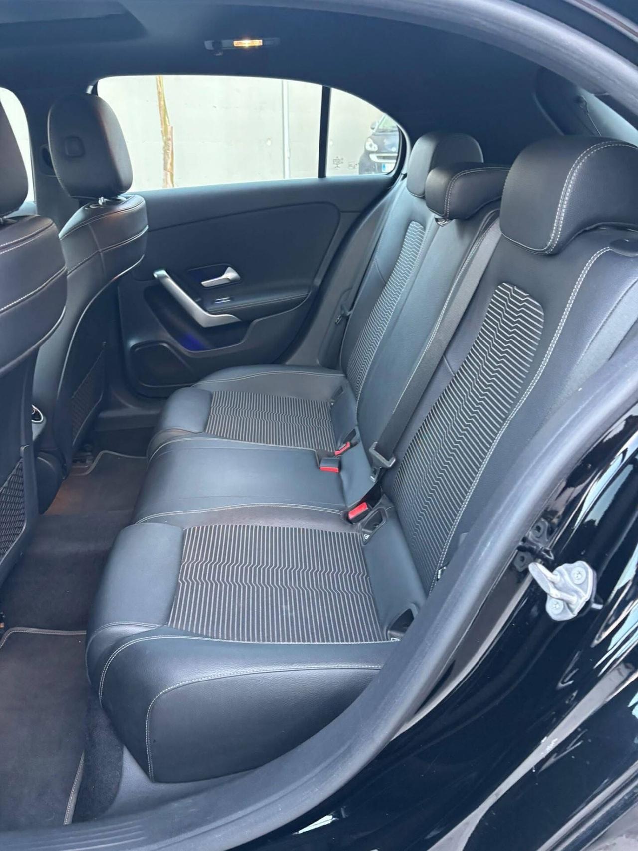 Mercedes-benz GLA 180 d Automatic Business :”:”:”: