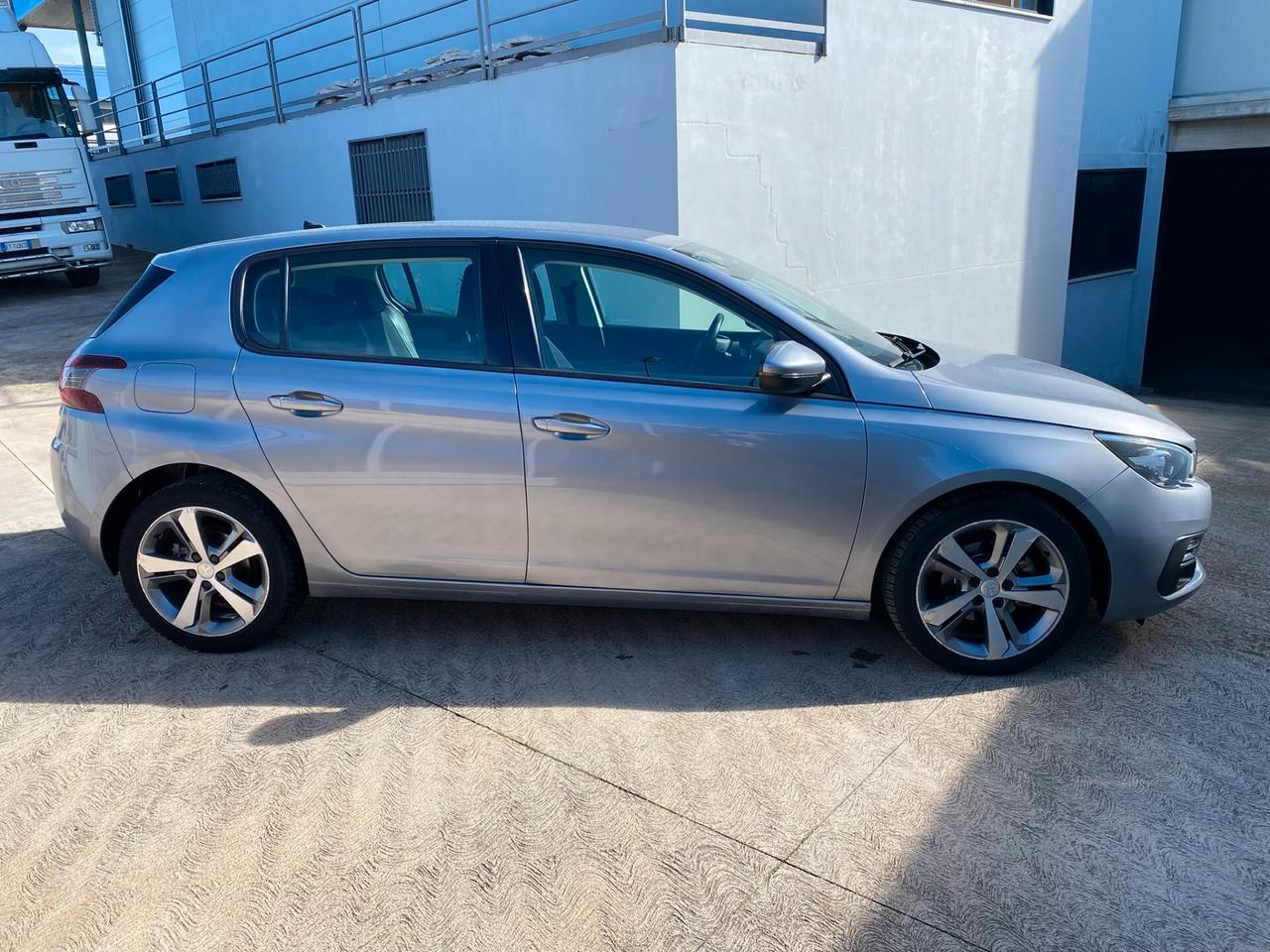 Peugeot 308 1.5 BLUEHDI 130CV | 2019