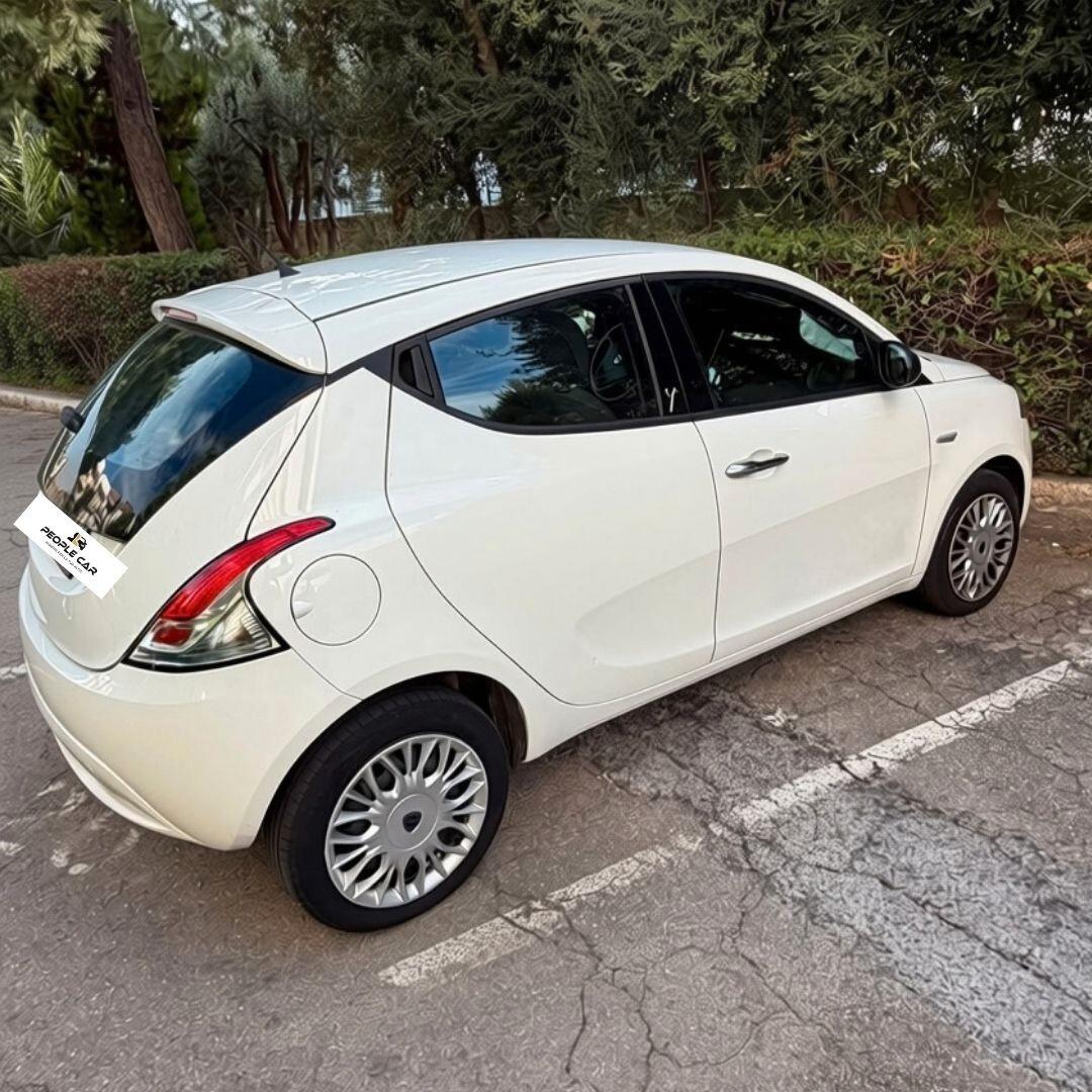Lancia Ypsilon 1.2 - 69 CV