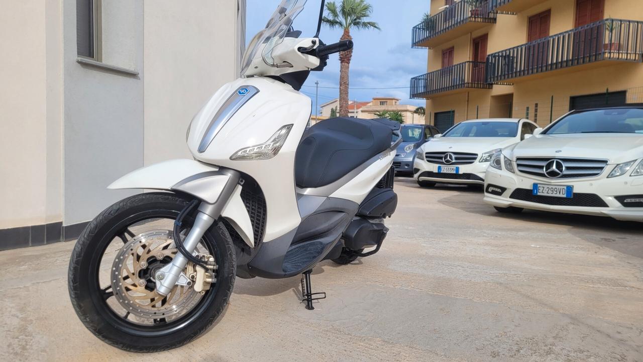 Piaggio Beverly 350
