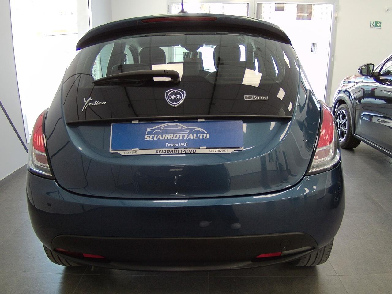 Lancia Ypsilon 1.0 FireFly 5 porte S&S Hybrid Silver