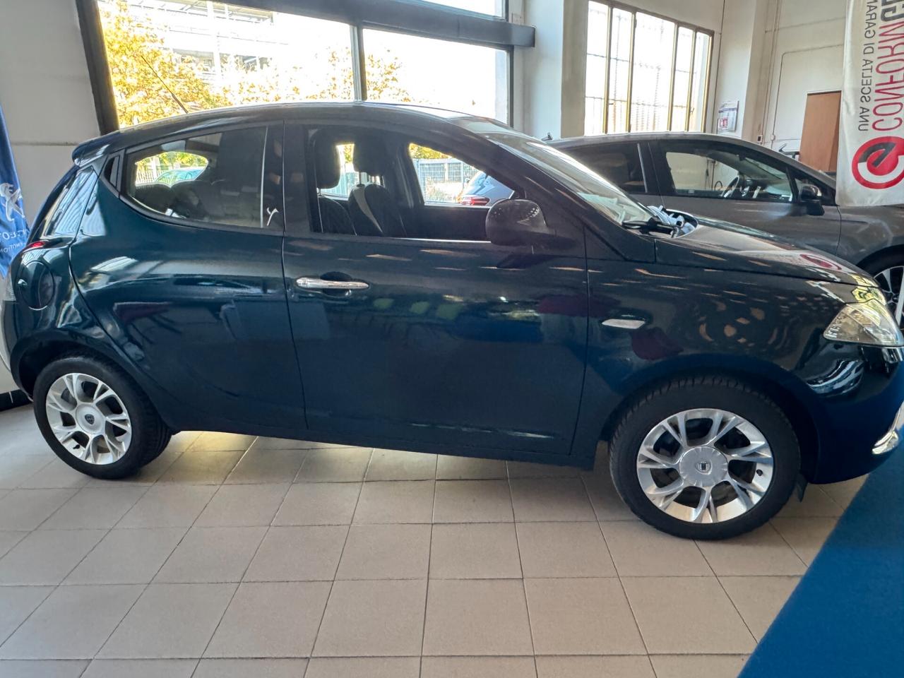 Lancia Ypsilon 1.2 69 CV 5 porte Platinum