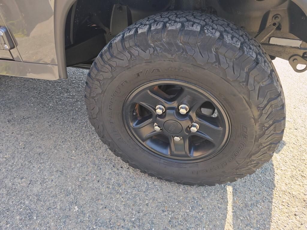 Land Rover Defender 90 TD5 SW DA VETRINA!