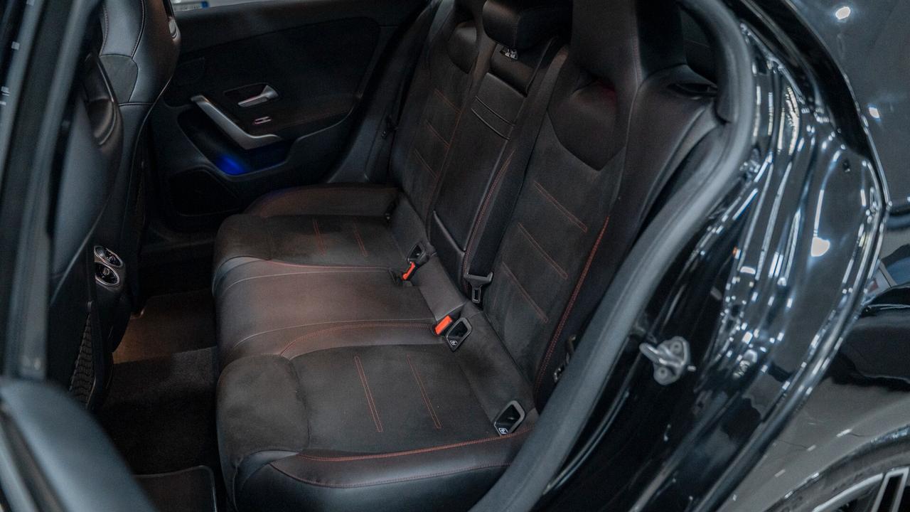 Mercedes-benz A 180 D PREMIUM PLUS AMG TETTO PACK LUCI XENO NAVI FULL