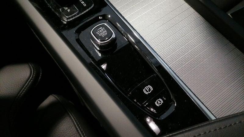 Volvo XC60 XC60 B4 automatico Plus Dark