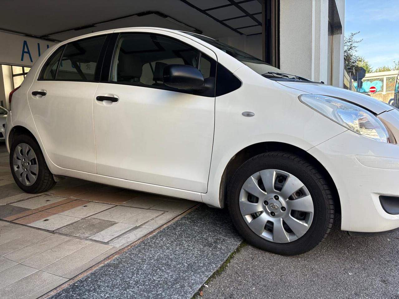 Toyota Yaris 1.0 5 porte