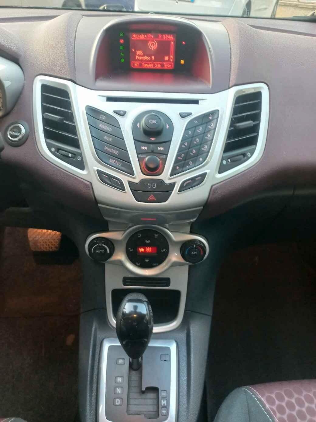 Ford Fiesta 1.4 96 CV AUTOMATICA TITANIUM