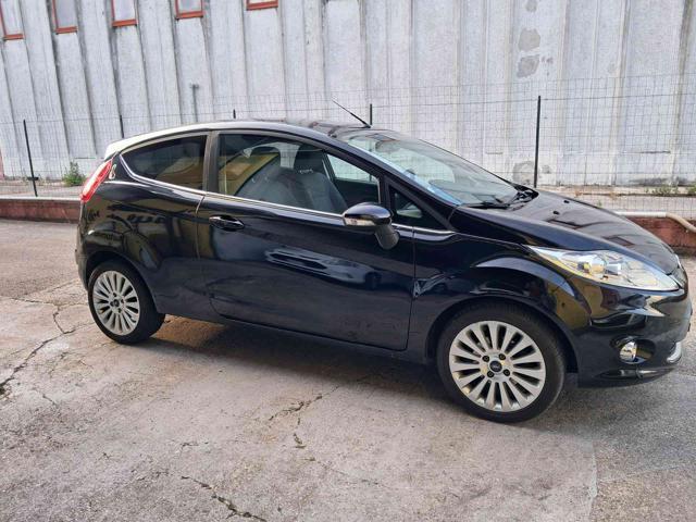 FORD Fiesta 1.6 TDCi 90CV 3 porte DPF Titanium neopatentati