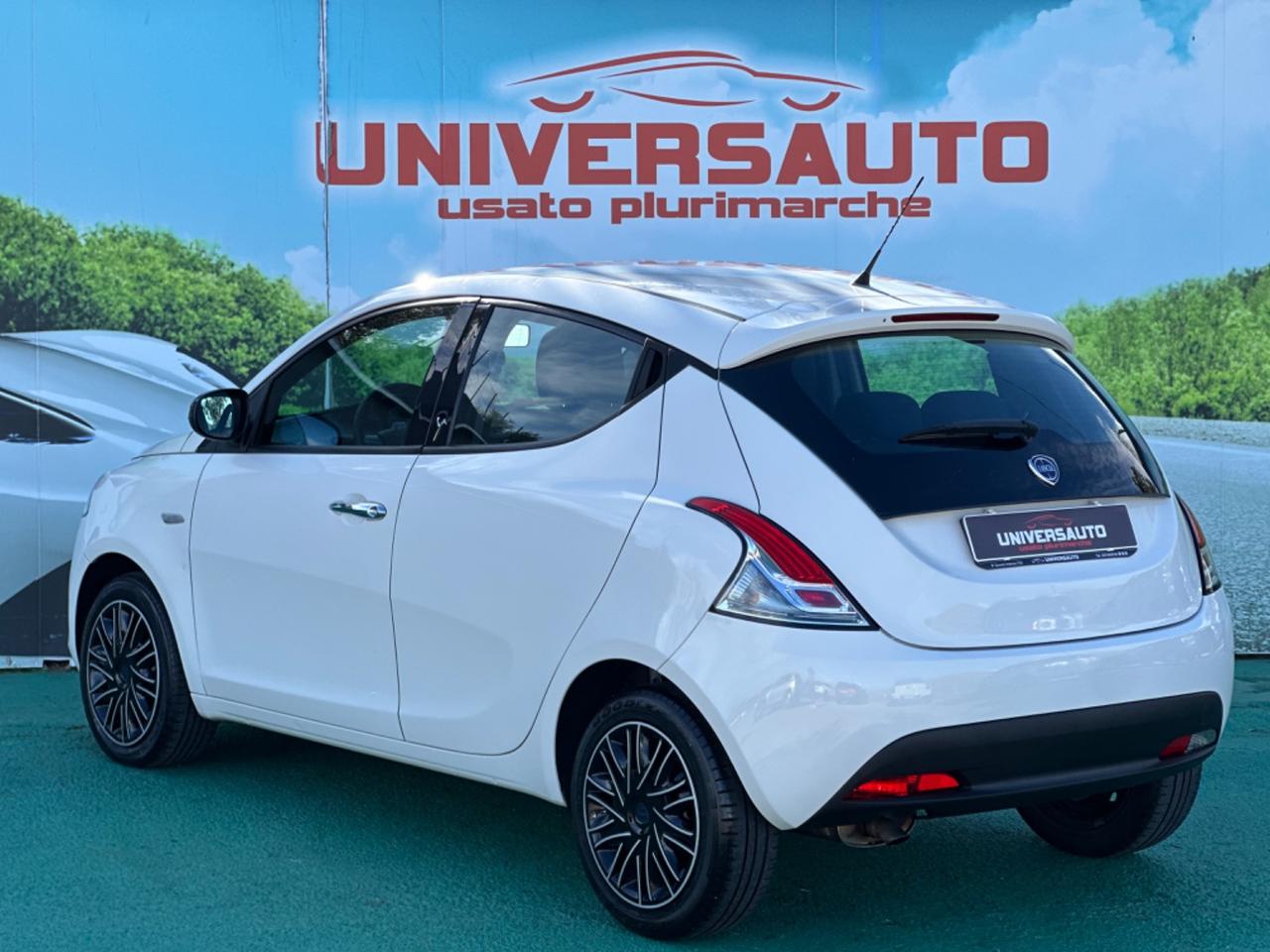 Lancia Ypsilon 1.3 MJT 95cv Silver 2012