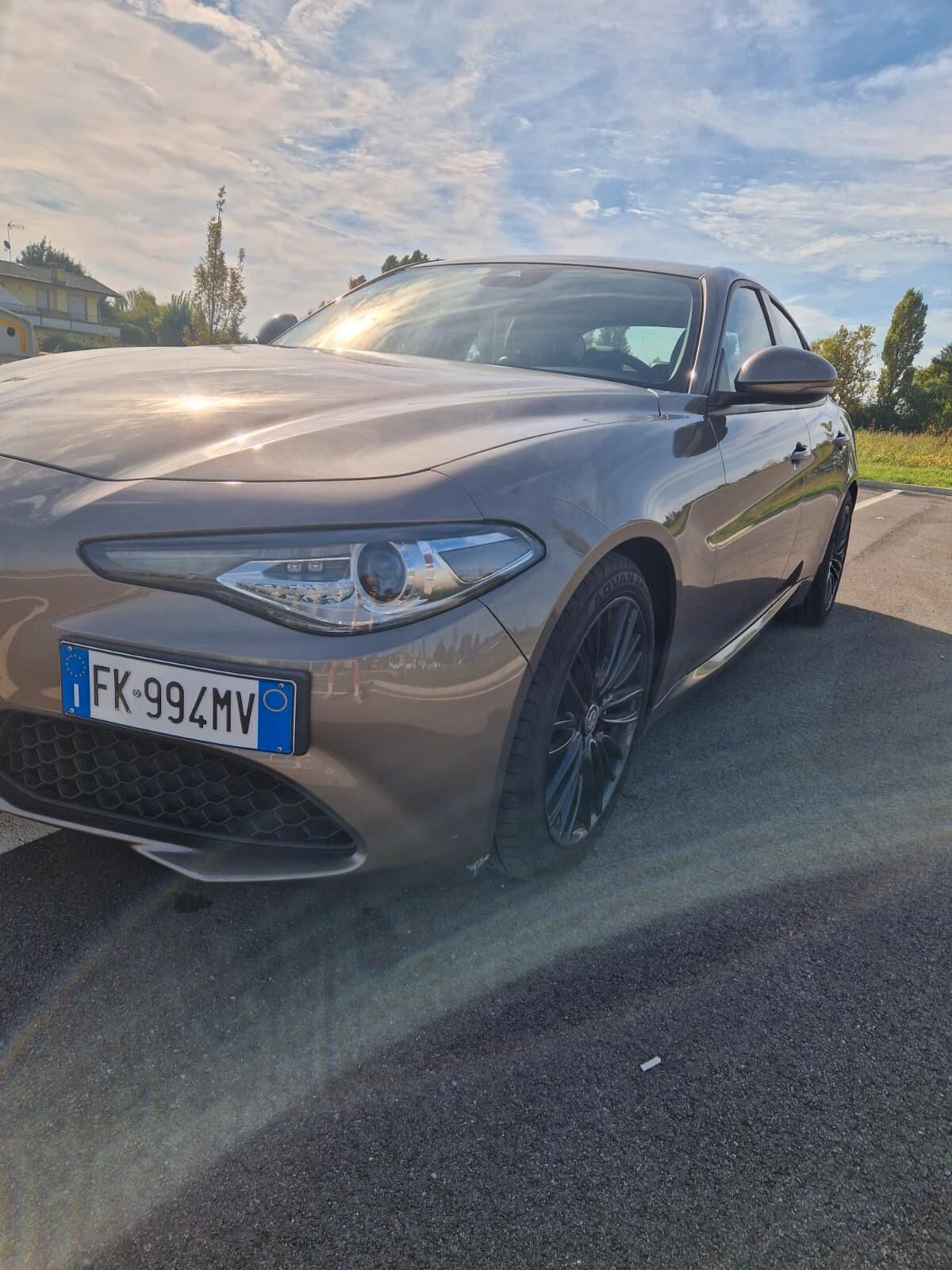 Alfa Romeo Giulia 2.2 Turbodiesel 180 CV AT8 Business Sport Launch Ed.