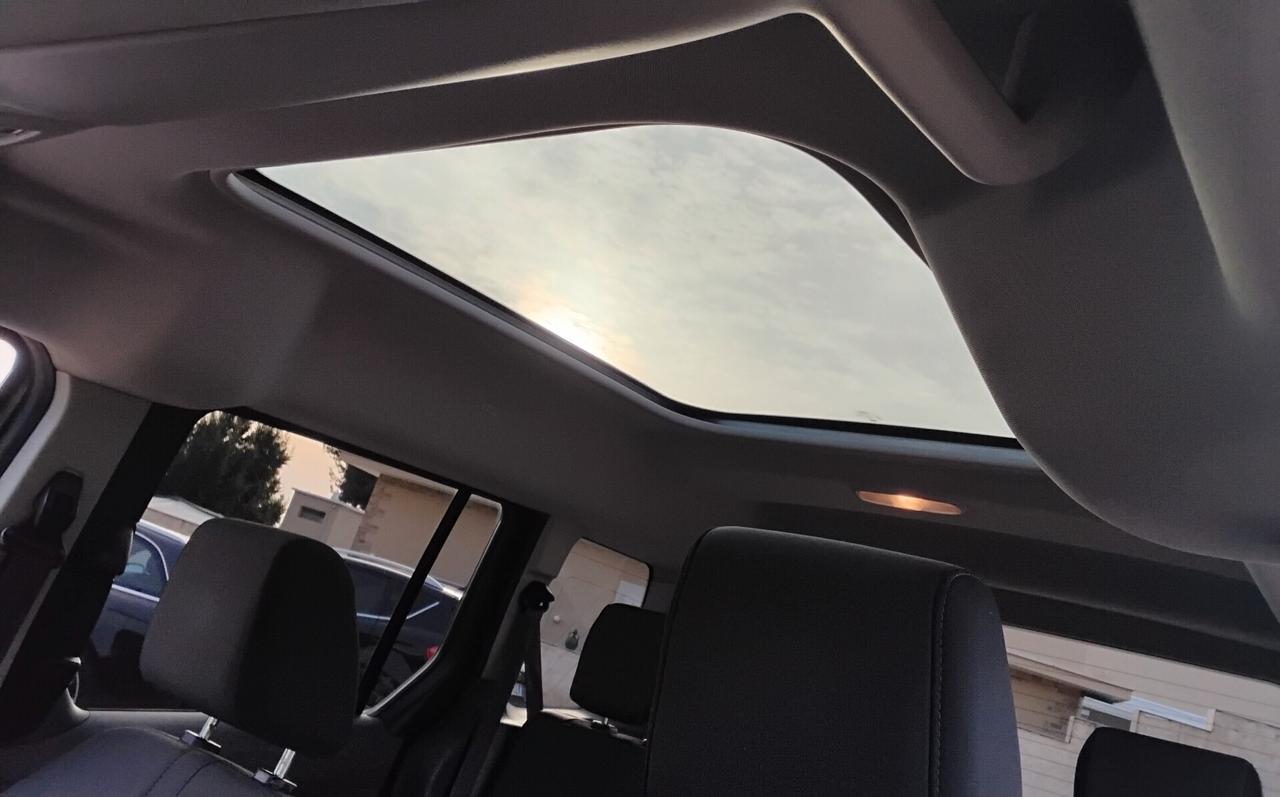 Ford Tourneo Connect 1.5 TDCi 120 CV Powershift Titanium