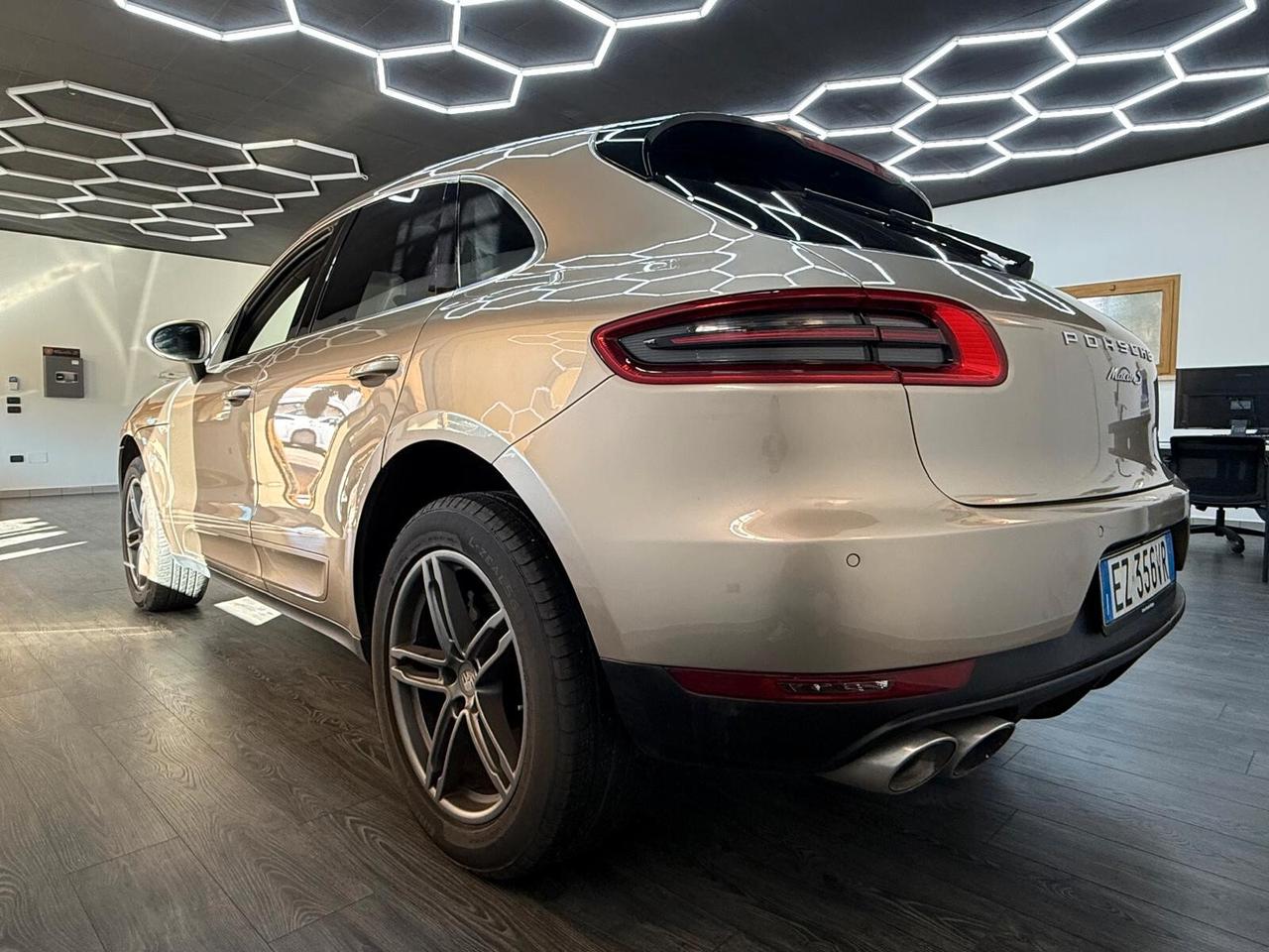 Porsche Macan S