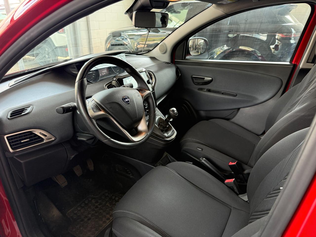 Lancia Ypsilon 1.0 FireFly 5 porte S&S Hybrid Ecochic Gold
