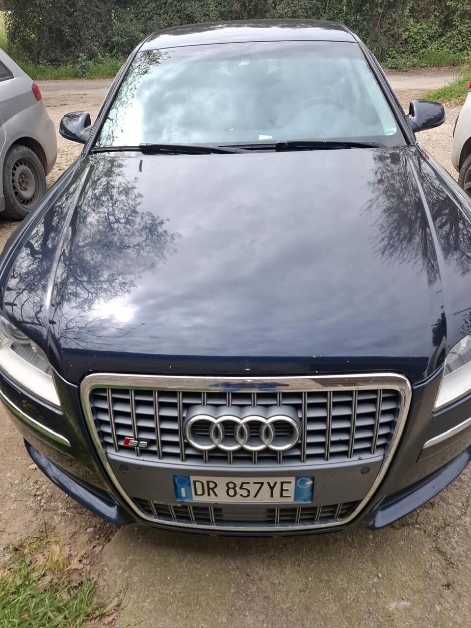 Audi A8 3.0 V6 TDI quattro tiptronic