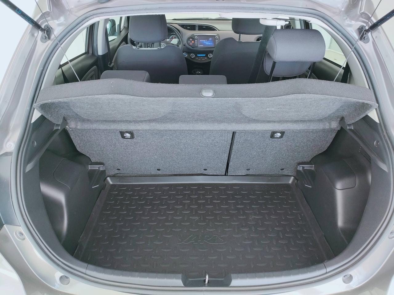 TOYOTA Yaris III 2017 - Yaris 5p 1.5h Active my18