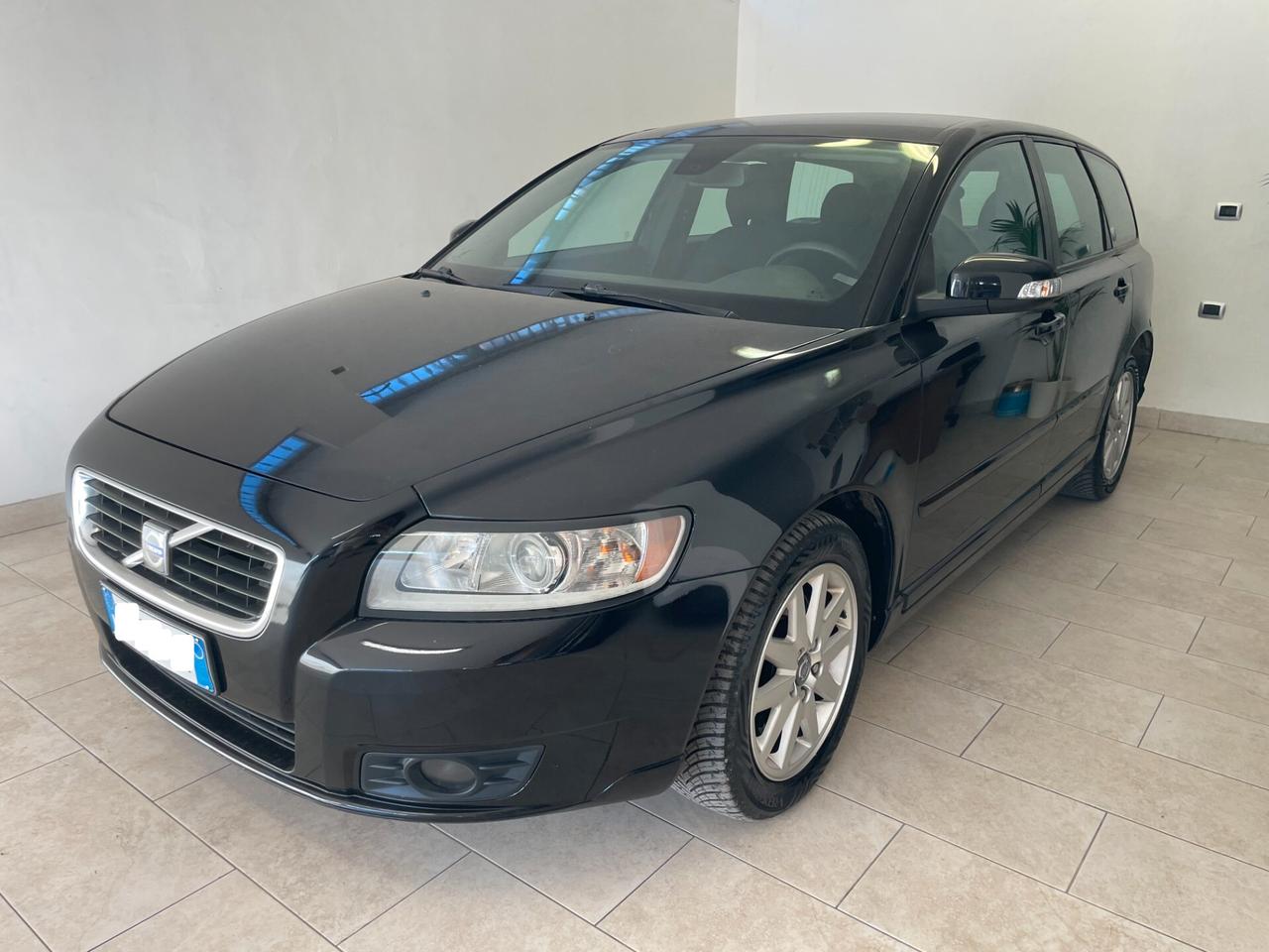 Volvo V50 D SW 2.0 136 CV D Summum FULL TAGLIANDATA NEOPATENTATI